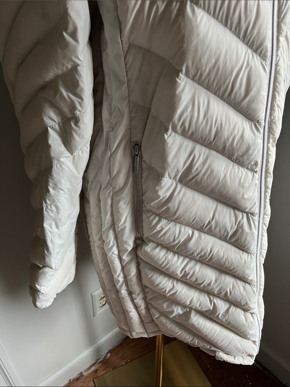 MICHAEL Michael Kors Women's Soft Gray Hooded Long Puffer Coat - Size XL - Picture 4 of 15